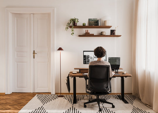 Ergonomic desk step by step: how to set up your monitor, laptop, and keyboard (checklist)