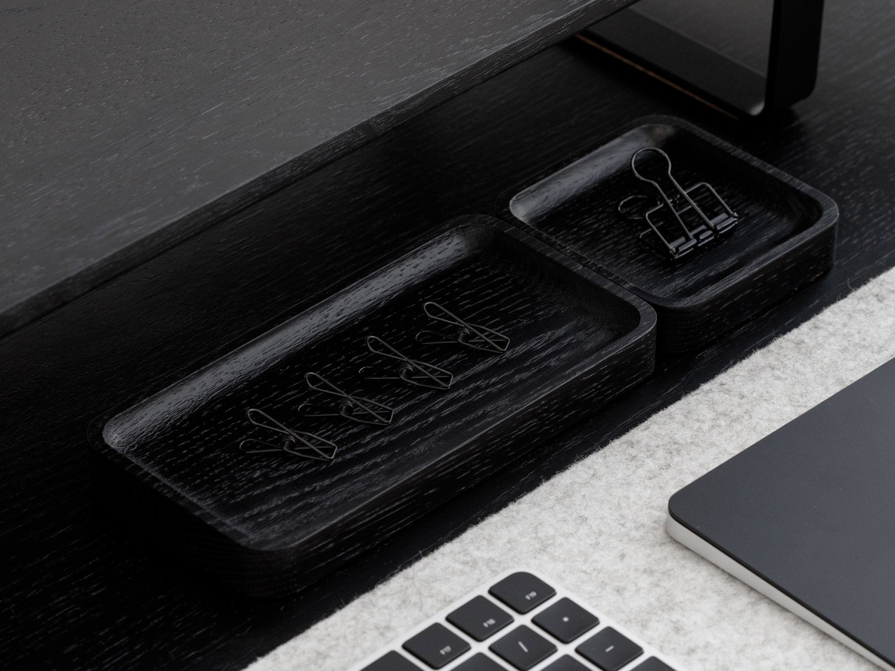 oakyblocks black wooden tray desk setup | -