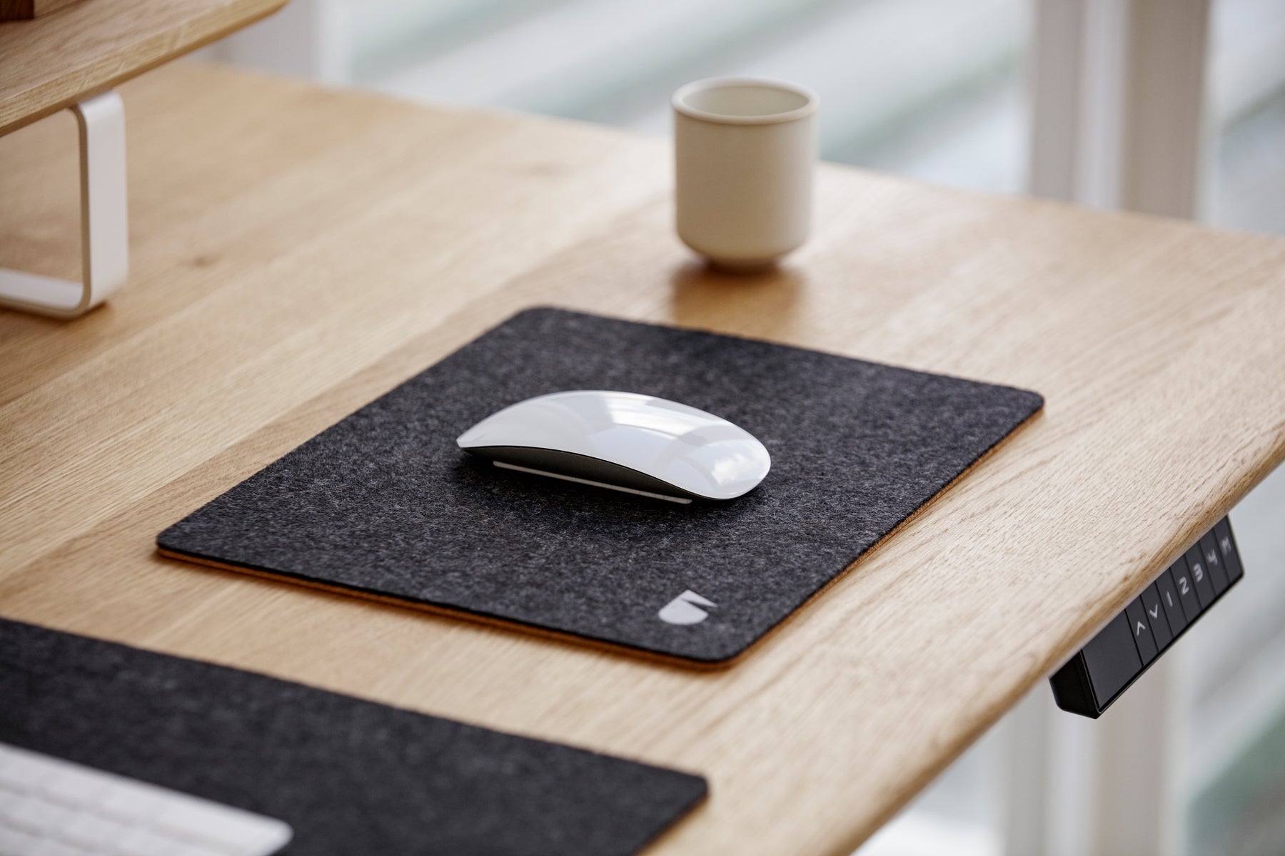 oakywood anthracite felt mouse pad on desk | anthracite