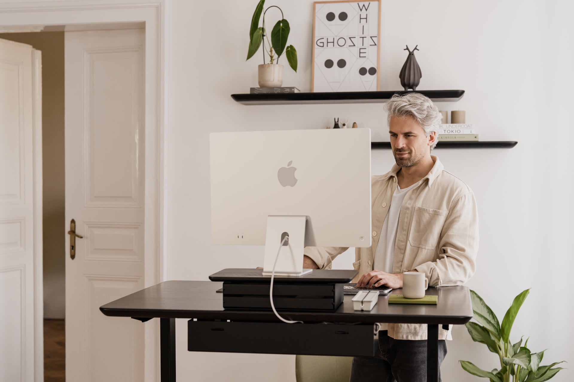 Oakywood Standing Desk Pro Battery offering convenient wireless power for sit stand desk movement | ,