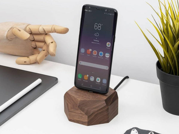 oakywood walnut smartphone dock desk setup | walnut, 